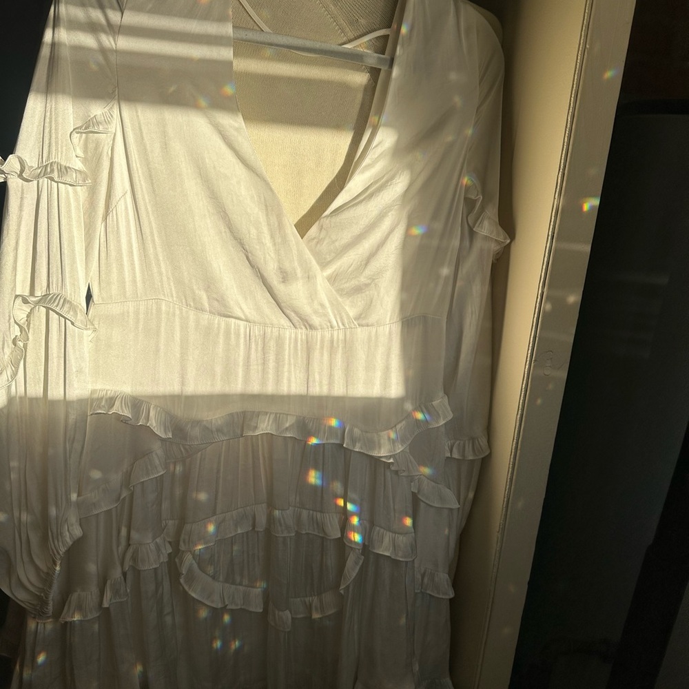 White tiered dress - Picture 5 of 8